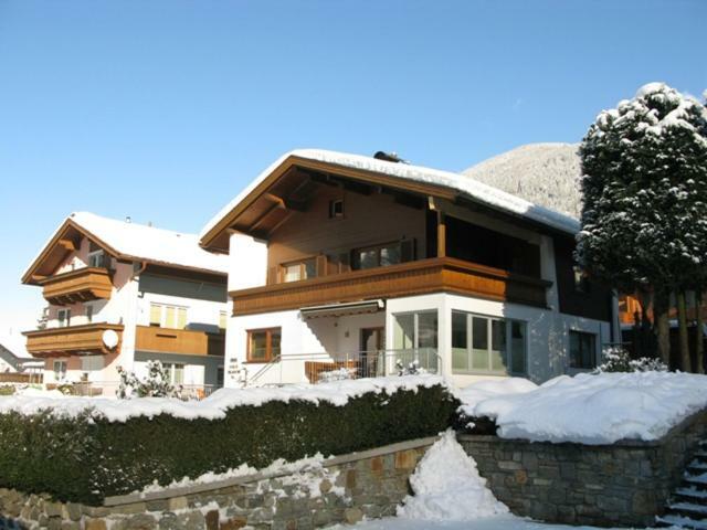 Haus Dejakom Mayrhofen Exterior photo